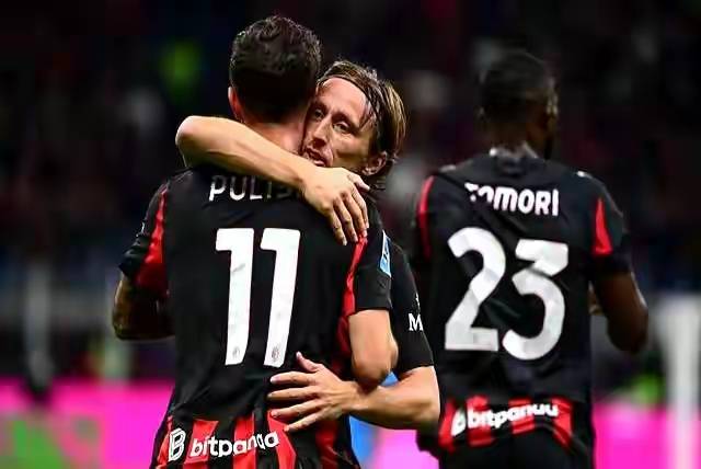 700万年薪锁8年！米兰封神门神续约，靠他能冲欧冠冠军吗？