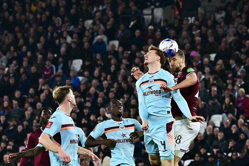 西汉姆联晋级足总杯八强